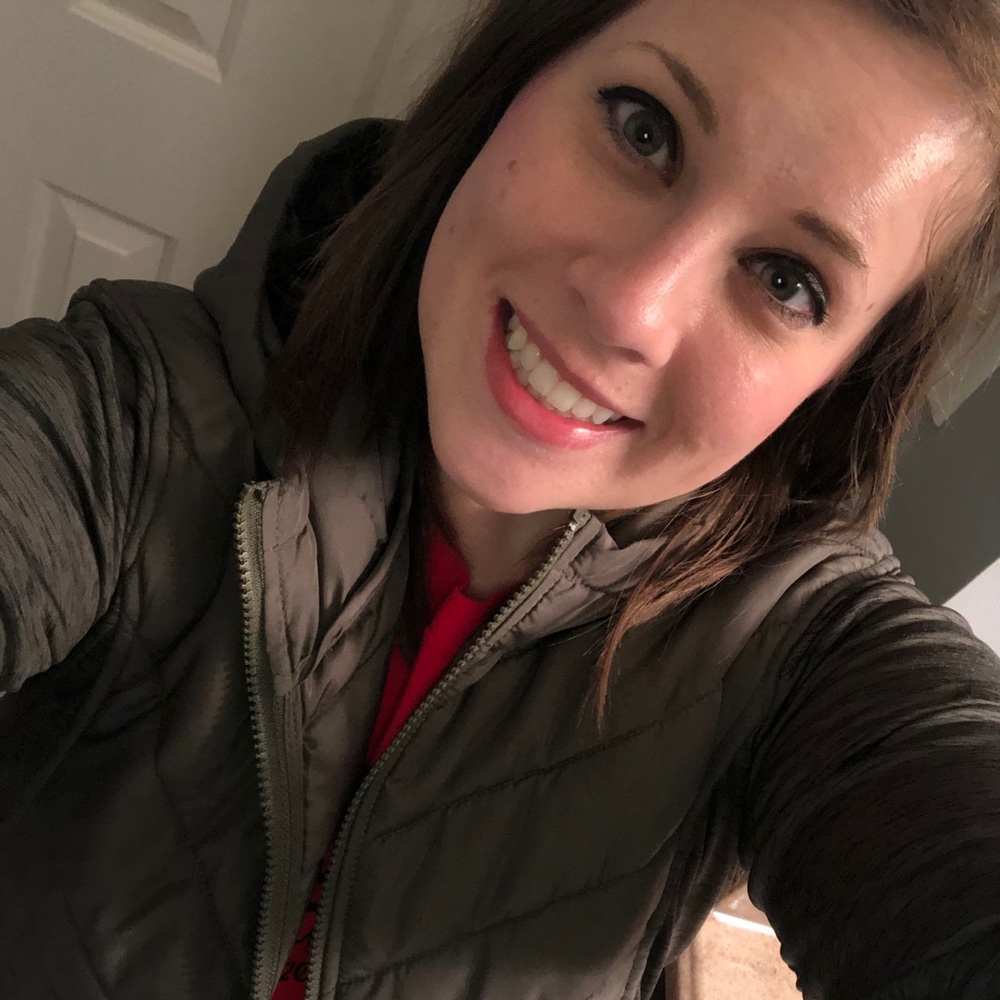 Meet your Posher, Carla
